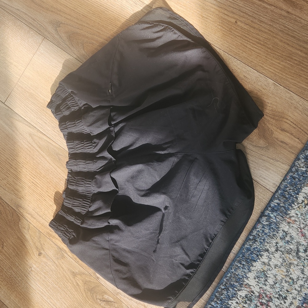 Athleta Shorts Size Medium - Picture 2 of 5